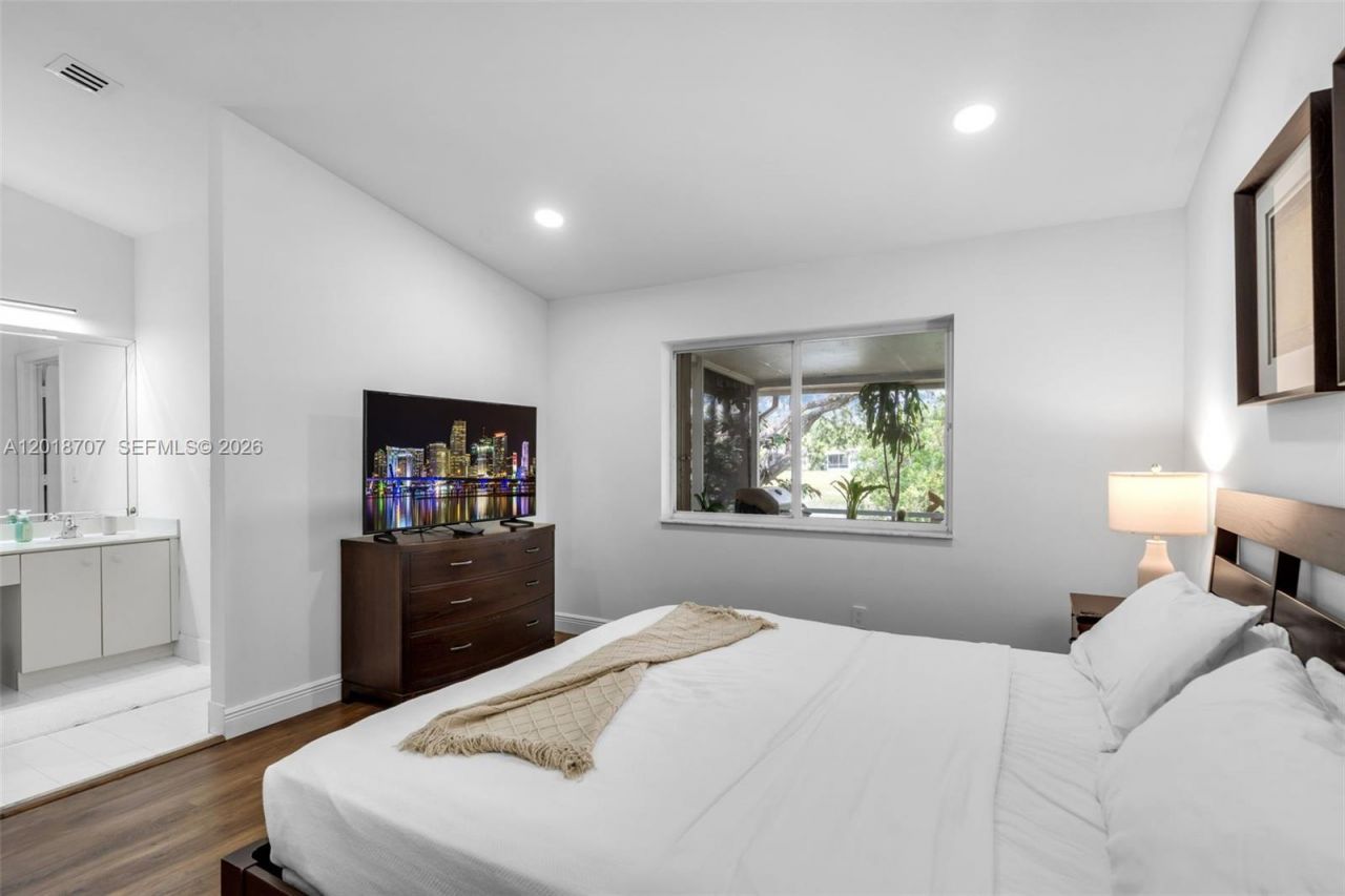 20869 NW 4th St , Pembroke Pines, FL 33029 Photo