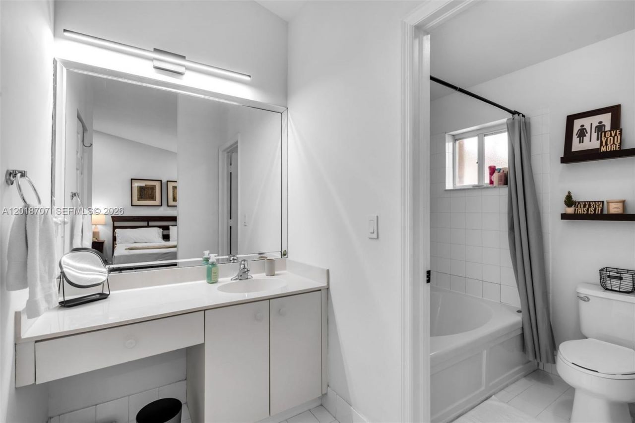 20869 NW 4th St , Pembroke Pines, FL 33029 Photo