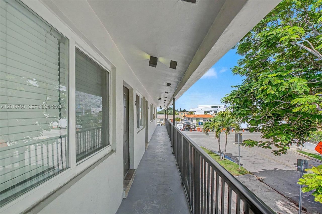 2190 SW 14th Ter , Miami, FL 33145 Photo