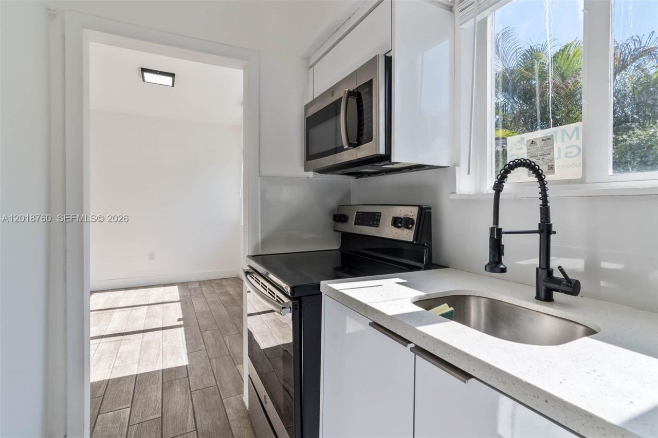 2190 SW 14th Ter , Miami, FL 33145 Photo
