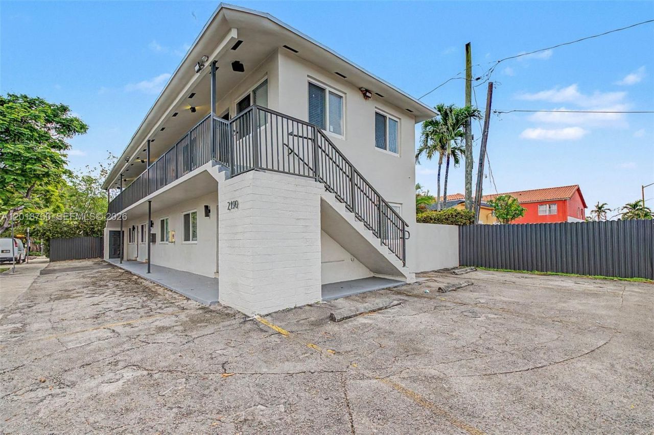 2190 SW 14th Ter , Miami, FL 33145 Photo