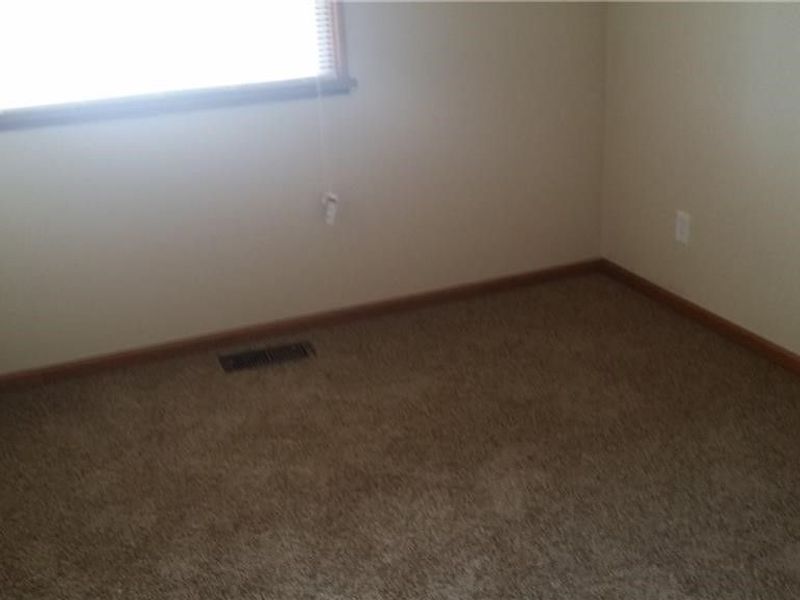 6574 Burton Drive, Brook Park, OH 44142 Photo 9
