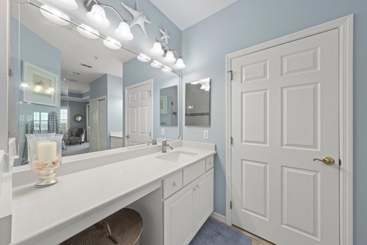 20071 Sanibel View Cir, Unit 301, Fort Myers, FL 33908 Photo