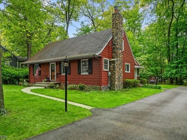 187 Henry Pl, Wyckoff, NJ 07481