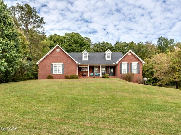 949 Hill St, Jellico, TN 37762