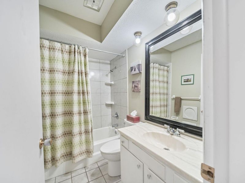 390 Dunbarton Road, Columbus, OH 43230 Photo 14