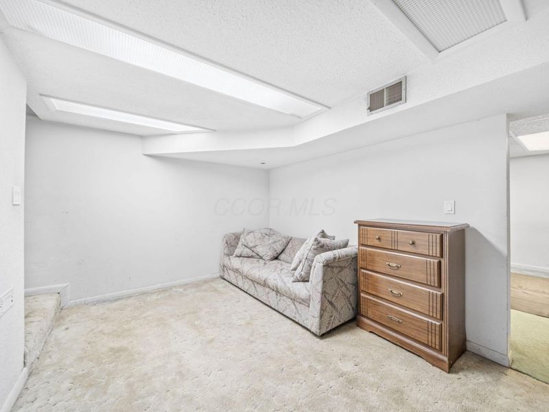 390 Dunbarton Road, Columbus, OH 43230 Photo 15
