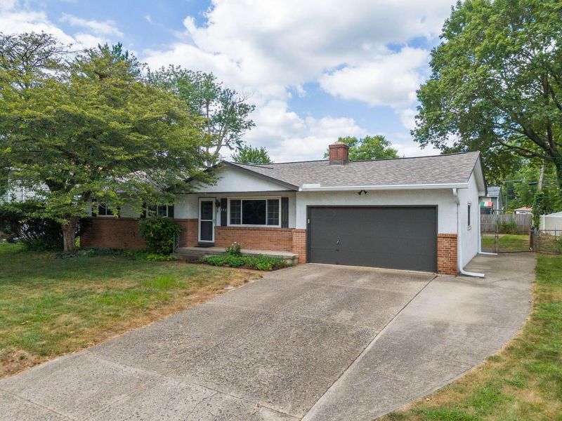 390 Dunbarton Road, Columbus, OH 43230 Photo 2