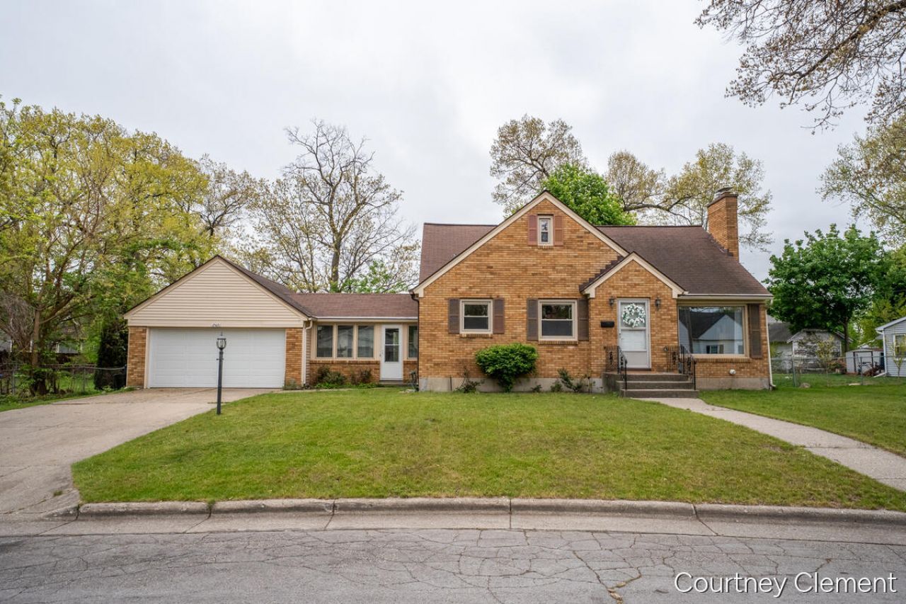2565 Cherrywood Court Sw, Wyoming, MI 49519 Main Photo