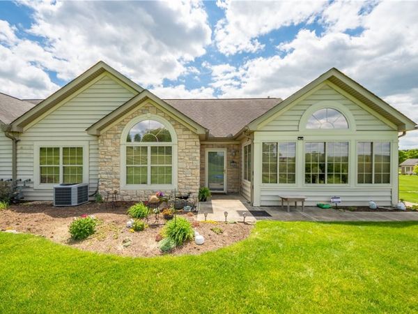 1905 Golf Course Dr , Washington, PA 15301