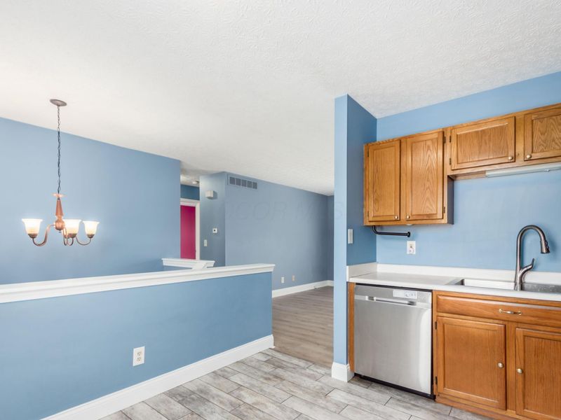 2253 Autumn Village Court, Columbus, OH 43223 Photo 10