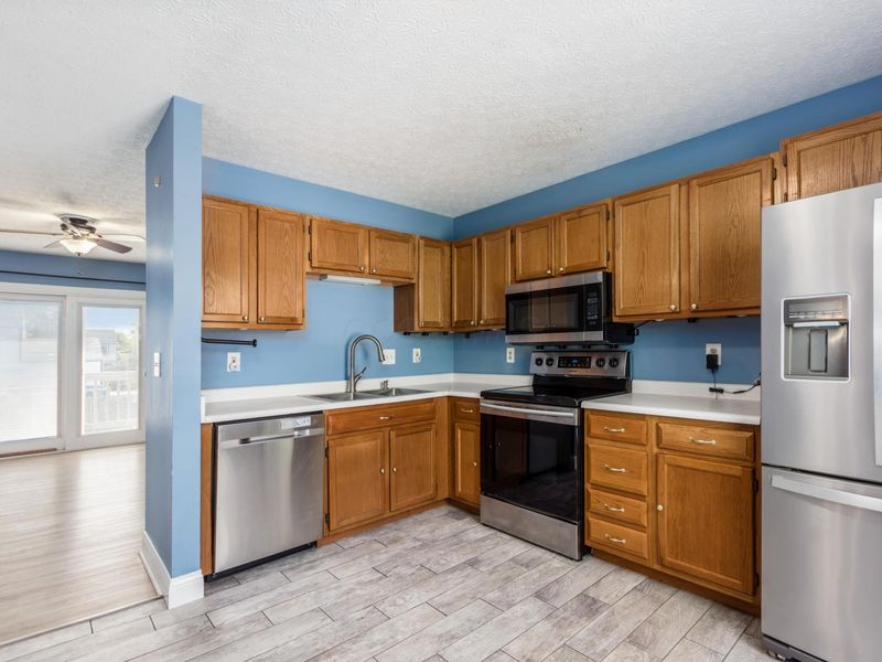 2253 Autumn Village Court, Columbus, OH 43223 Photo 11