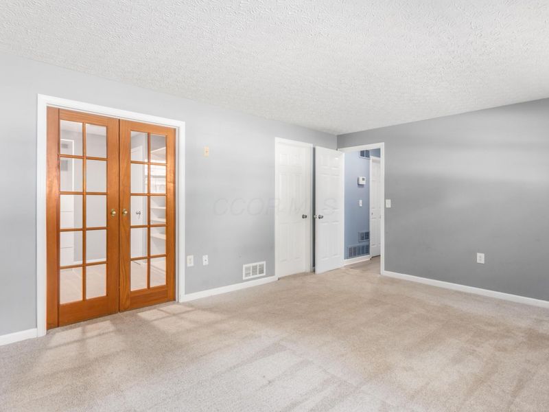 2253 Autumn Village Court, Columbus, OH 43223 Photo 23
