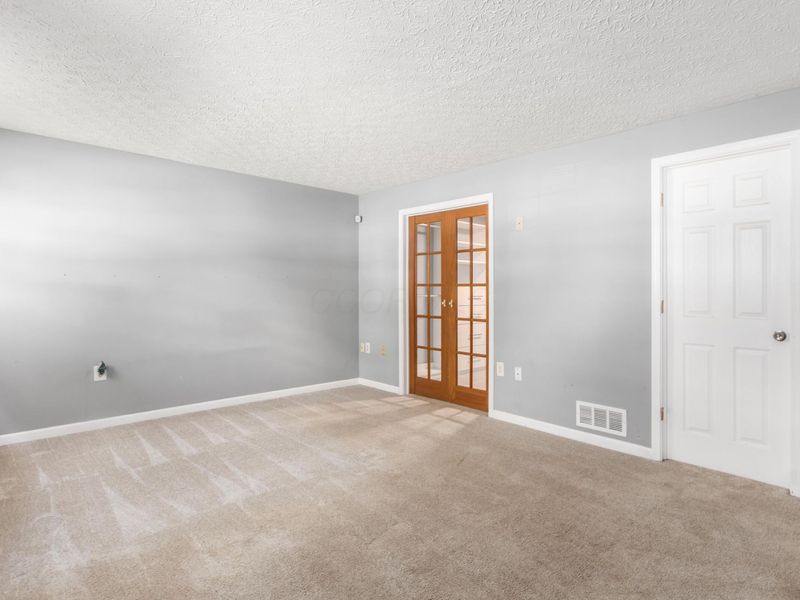 2253 Autumn Village Court, Columbus, OH 43223 Photo 24