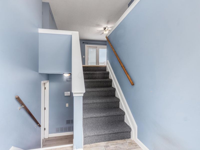 2253 Autumn Village Court, Columbus, OH 43223 Photo 4
