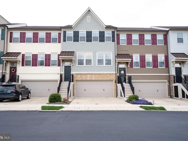 404 TALL OAKS DRIVE, WARMINSTER, PA 18974