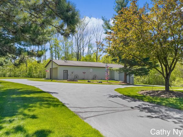 9270 Baumhoff Avenue NW, Sparta, MI 49345