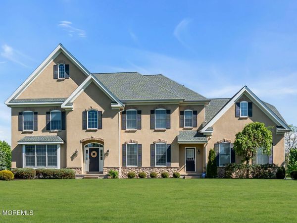 42 Ridgeview Way, Allentown, NJ 08501