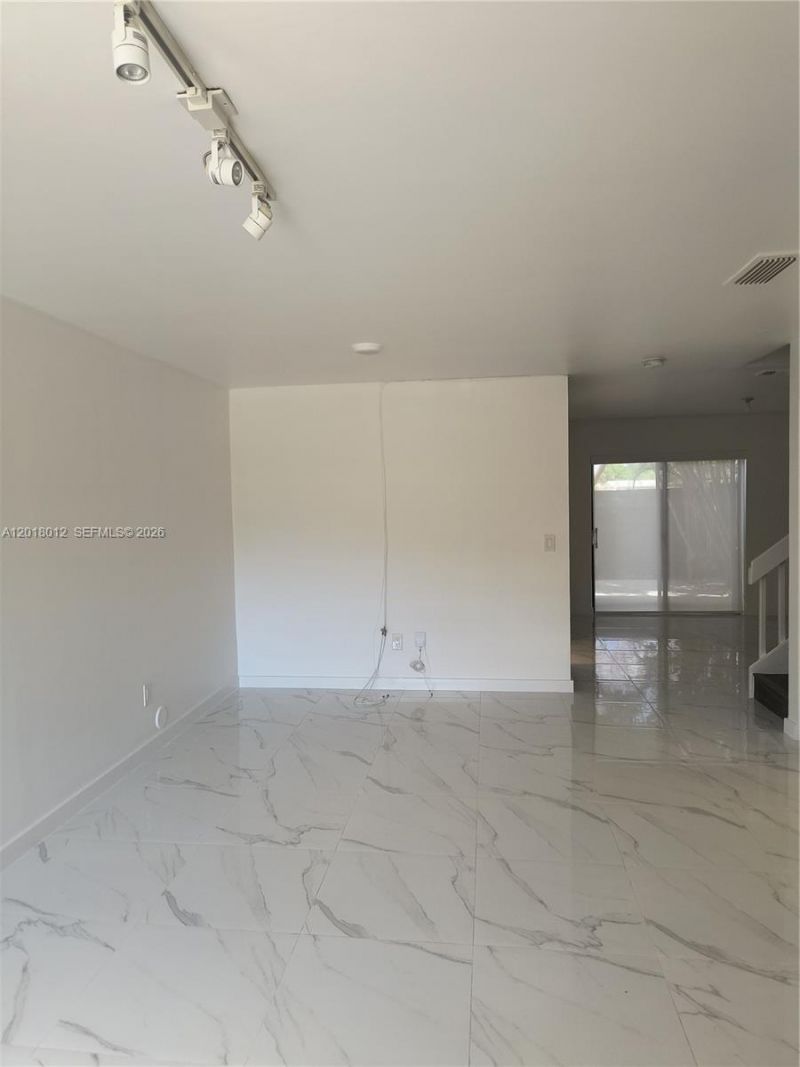 1125 NE 210th Ter, Miami, FL 33179 Photo