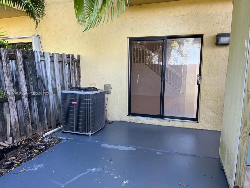 1125 NE 210th Ter, Miami, FL 33179 Photo