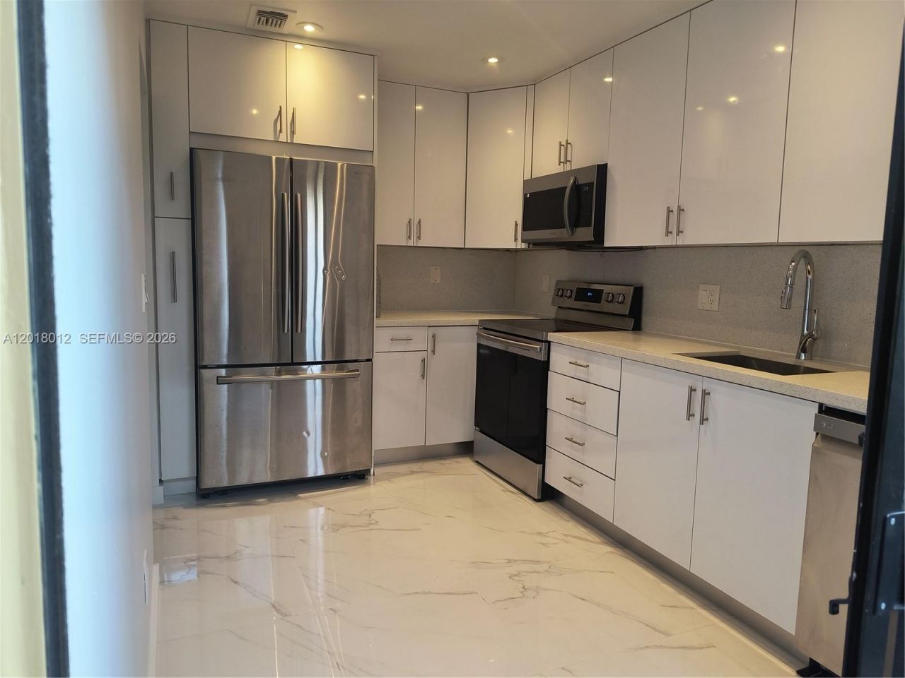 1125 NE 210th Ter, Miami, FL 33179 Photo