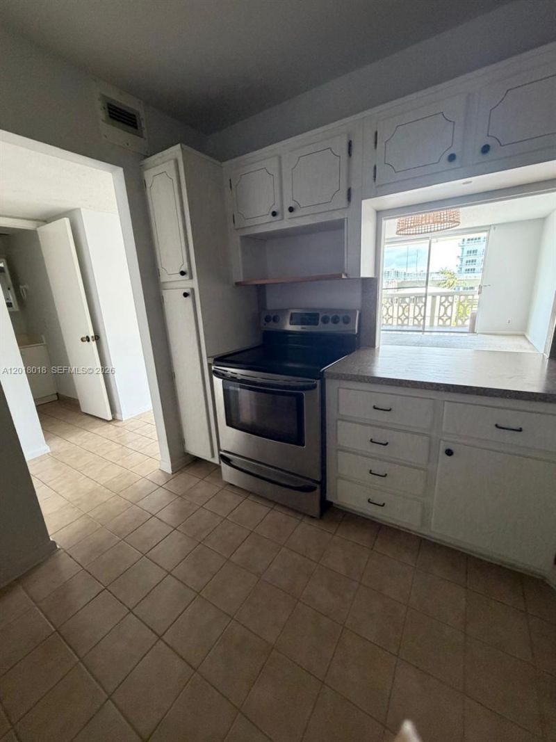1817 S Ocean Dr , Unit 319, Hallandale Beach, FL 33009 Photo