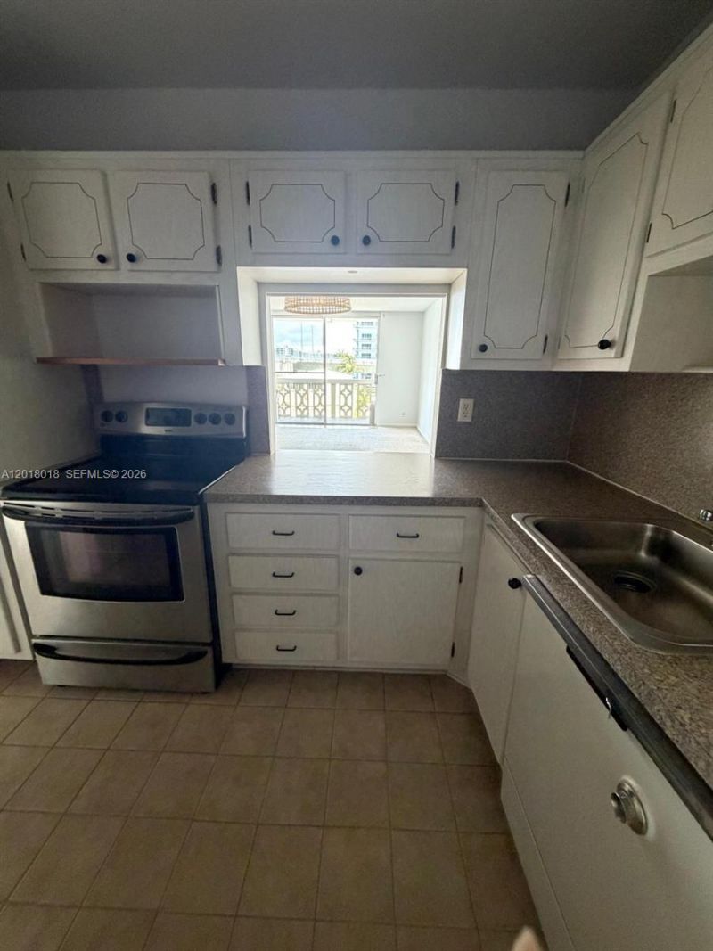 1817 S Ocean Dr , Unit 319, Hallandale Beach, FL 33009 Photo