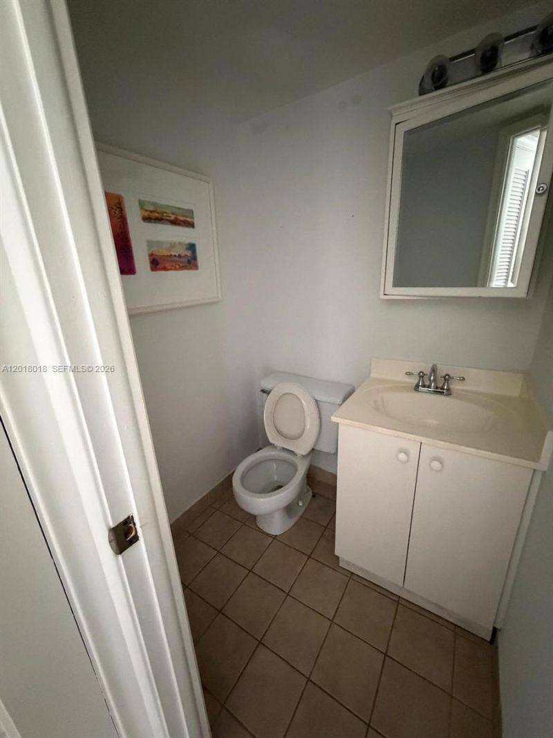 1817 S Ocean Dr , Unit 319, Hallandale Beach, FL 33009 Photo