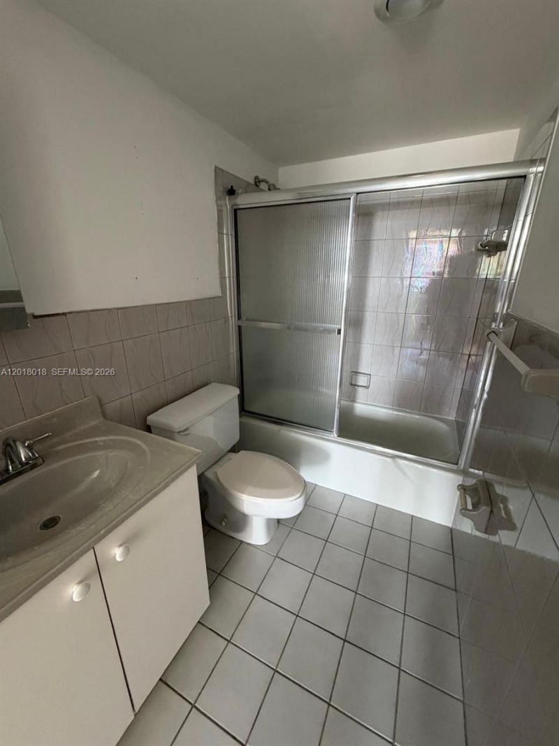 1817 S Ocean Dr , Unit 319, Hallandale Beach, FL 33009 Photo