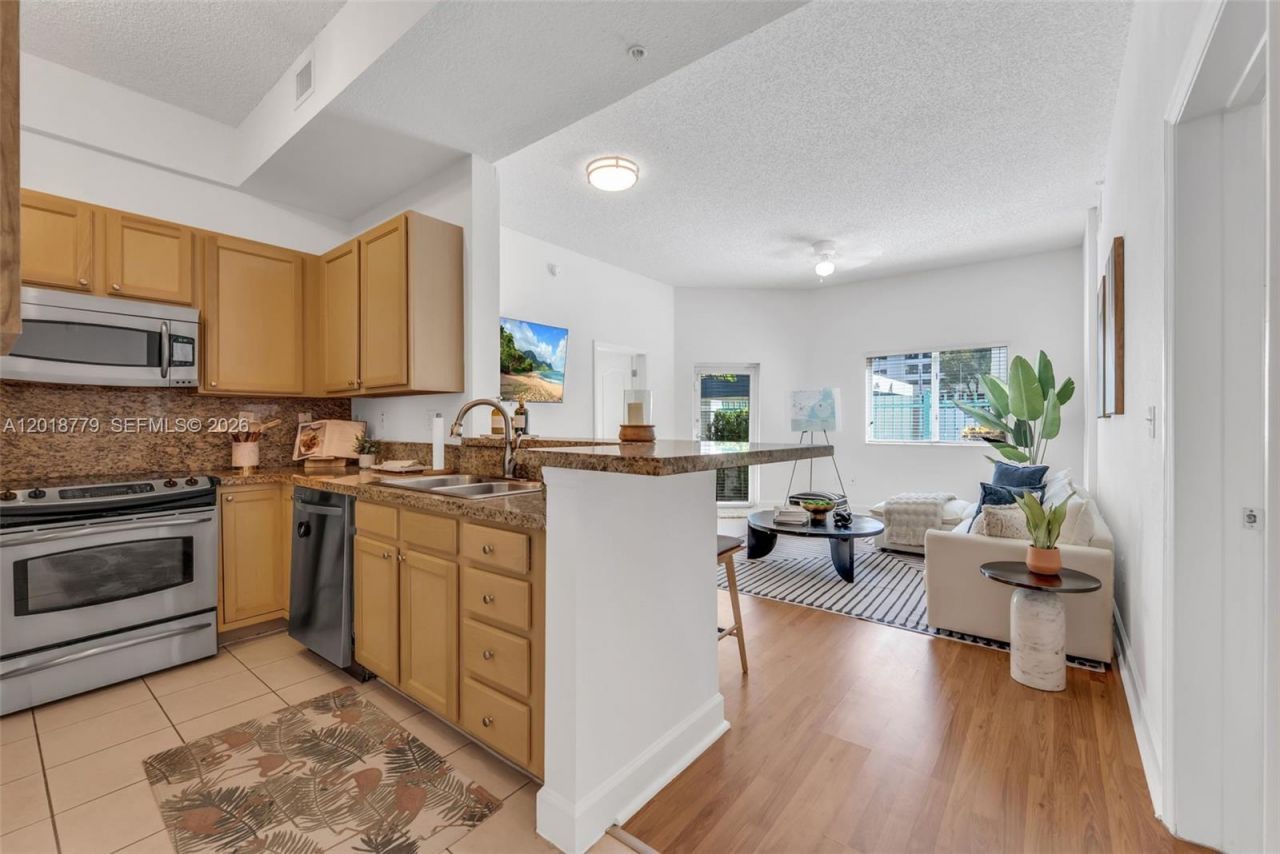 6001 SW 70th St , Unit 241, South Miami, FL 33143 Photo