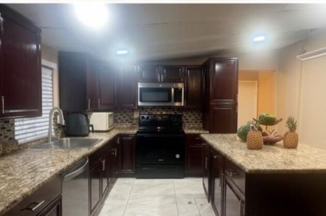 729 Ilex Court, West Palm Beach, FL 33403 Photo
