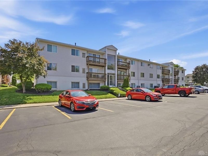 5611 E Coach Drive, Unit H, Kettering, OH 45440 Photo 1