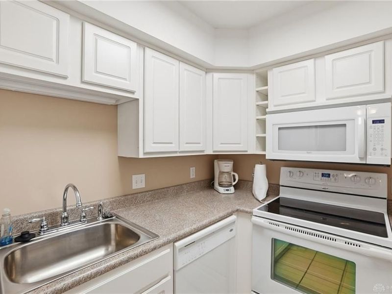 5611 E Coach Drive, Unit H, Kettering, OH 45440 Photo 10