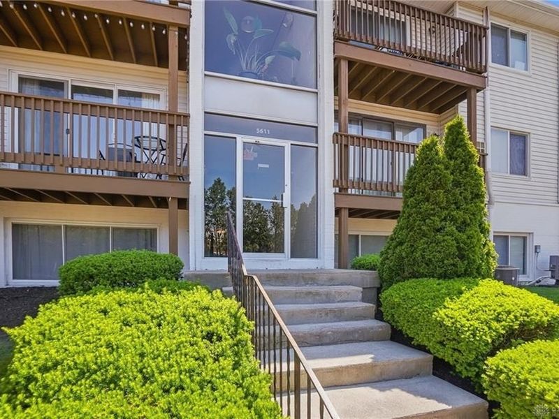 5611 E Coach Drive, Unit H, Kettering, OH 45440 Photo 3