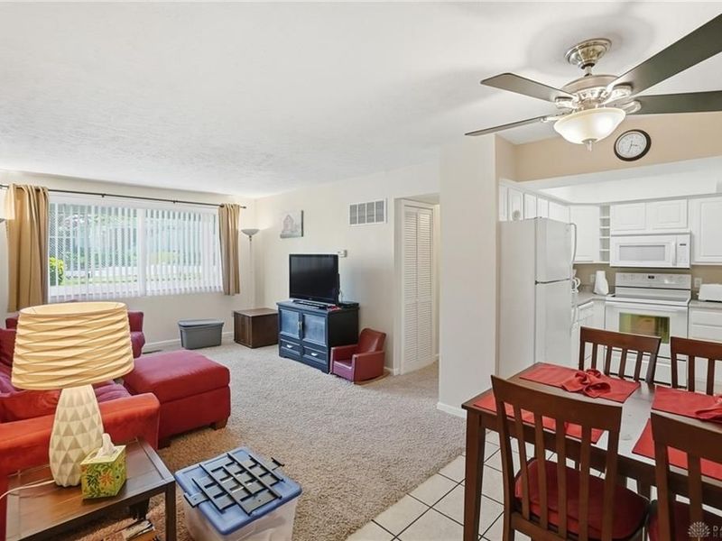 5611 E Coach Drive, Unit H, Kettering, OH 45440 Photo 4