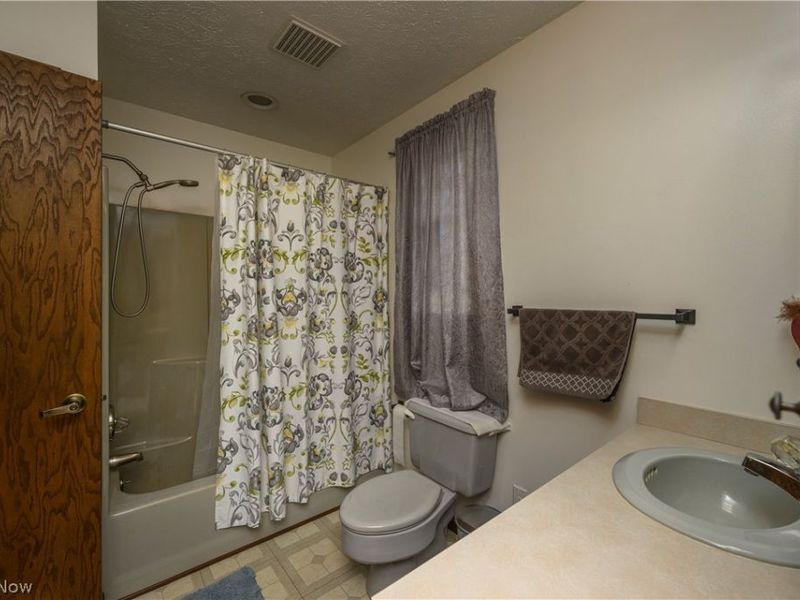 2677 Summit Road, Akron, OH 44321 Photo 14