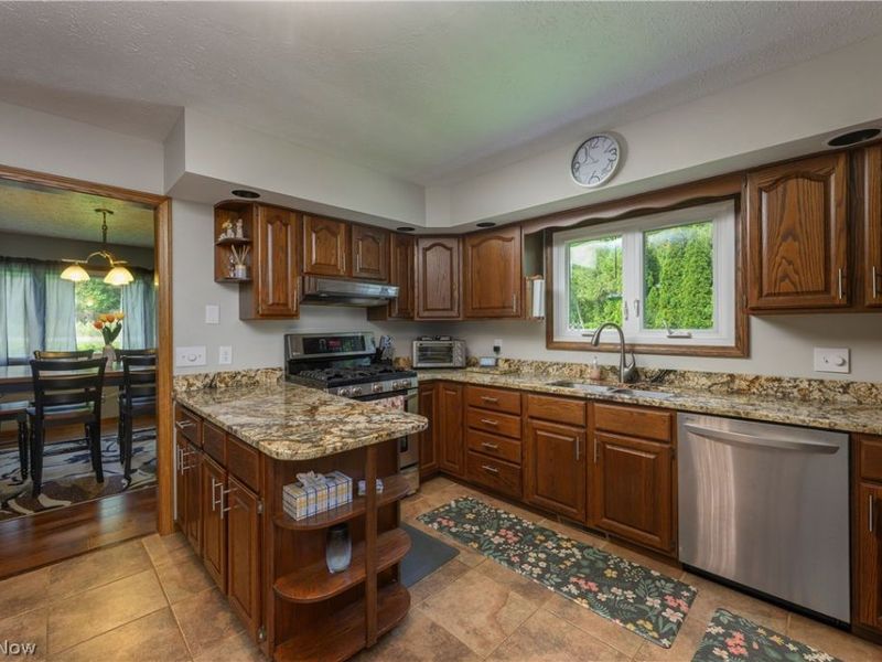 2677 Summit Road, Akron, OH 44321 Photo 4