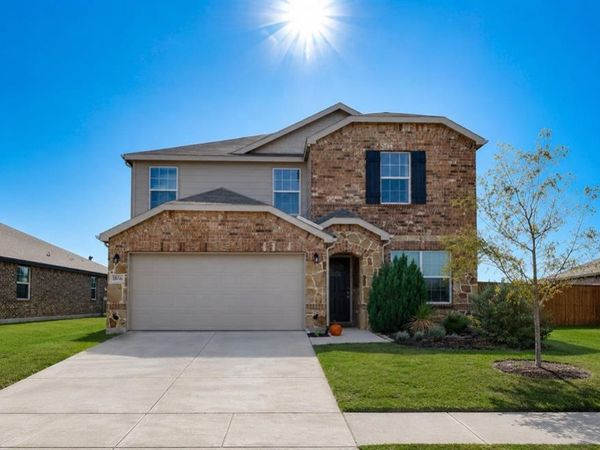 1806 Aslynn Circle, Aubrey, TX 76227