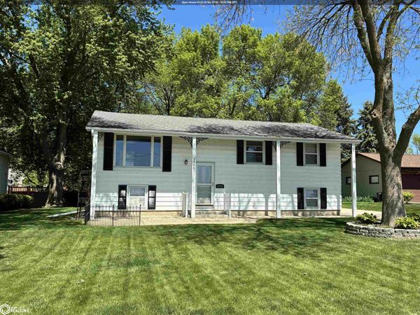 2904 N Shore Drive, Clear Lake, IA 50428