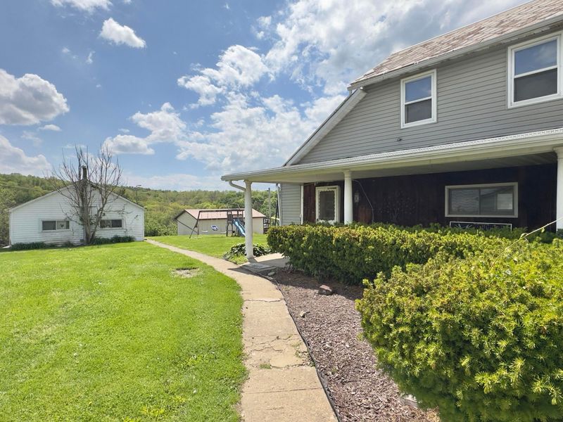 202 Ball Street , New Straitsville, OH 43766 Photo 2