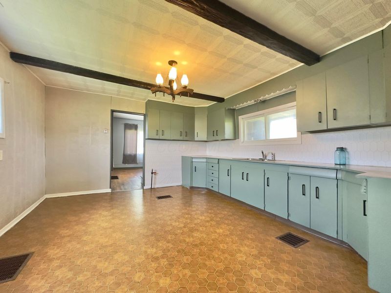 202 Ball Street , New Straitsville, OH 43766 Photo 3