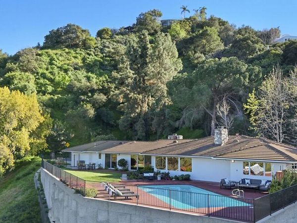 11107 Mountcastle Drive, Studio City, CA 91604