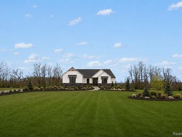 13268 Cousins Court, Washington Twp, MI 48094