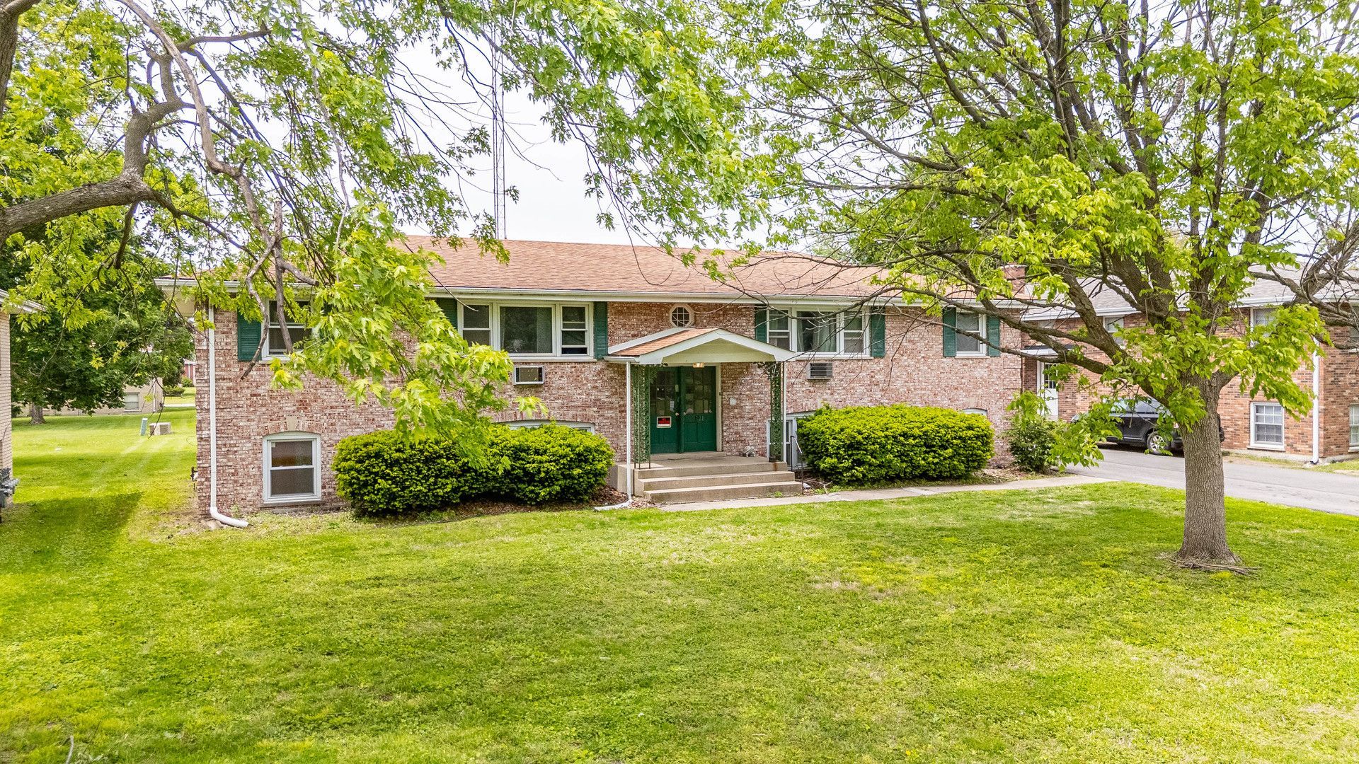 221 S Small Avenue, Kankakee, IL 60901 Main Photo