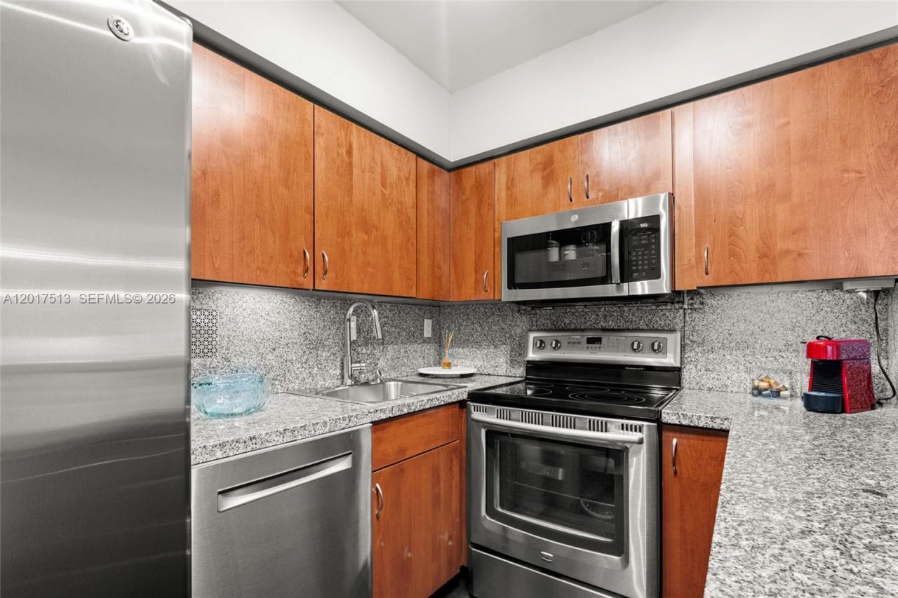 770 NE 69th St , Unit 6G, Miami, FL 33138 Photo