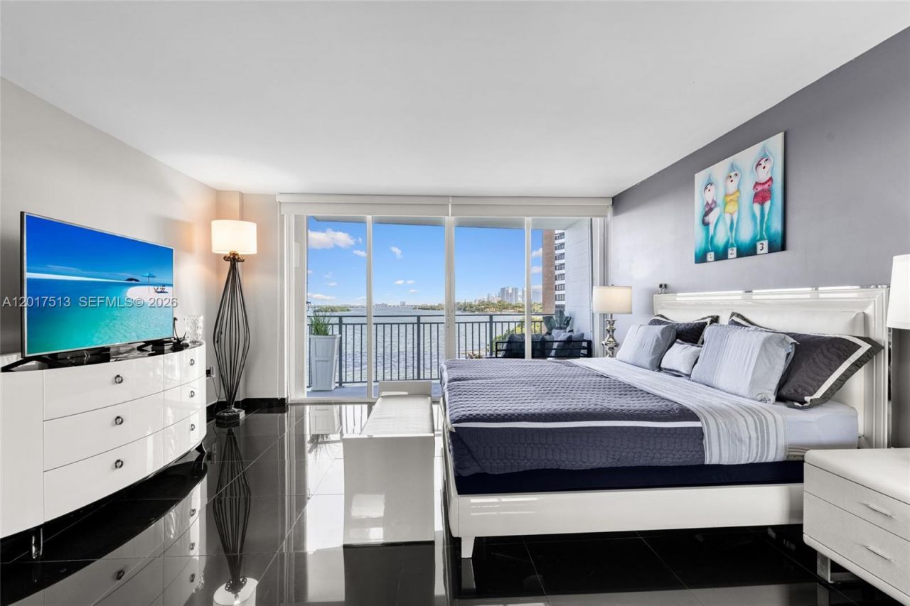 770 NE 69th St , Unit 6G, Miami, FL 33138 Photo