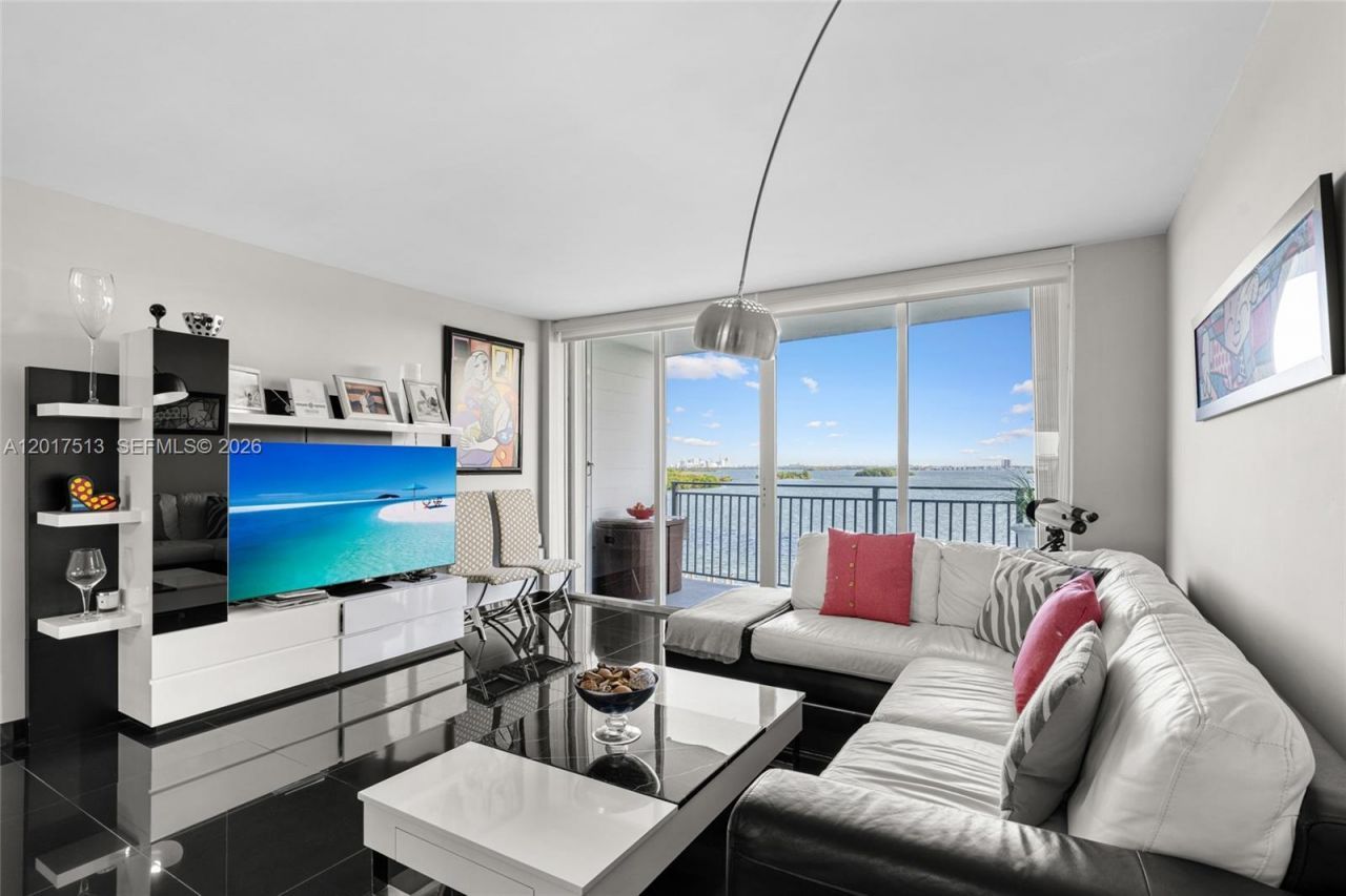 770 NE 69th St , Unit 6G, Miami, FL 33138 Photo