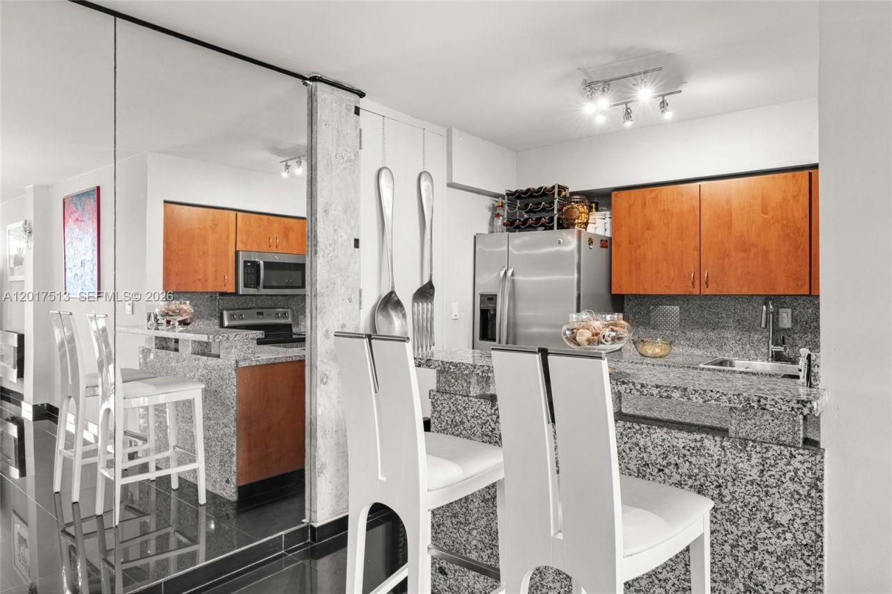 770 NE 69th St , Unit 6G, Miami, FL 33138 Photo