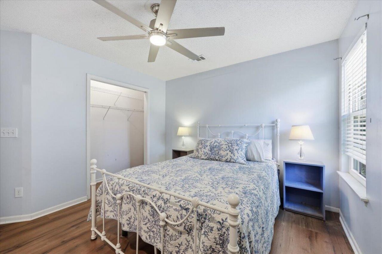 227 Hoylake Court Photo 14