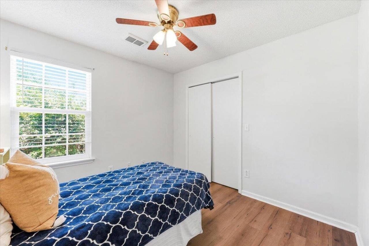 227 Hoylake Court Photo 17